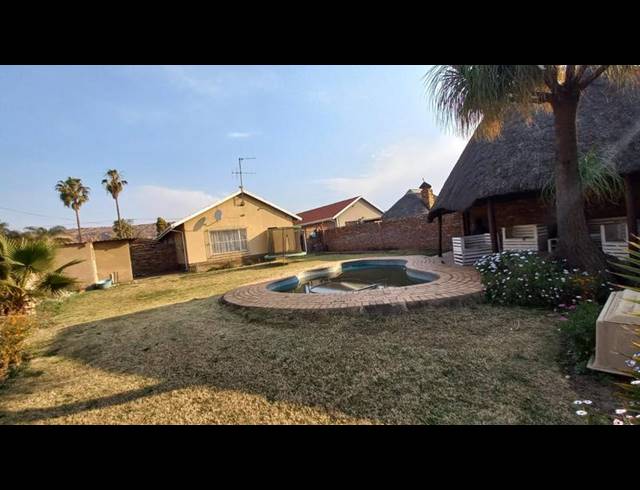 3 BEDROOM HOUSE FOR SALE IN BOOYSENS